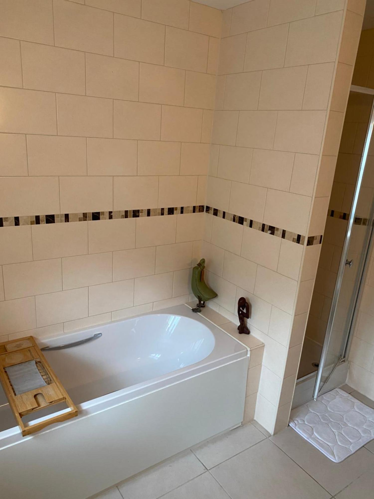 Beautiful Private Room With Kingsize Bed And Large Private En-Suite 彼得伯勒 外观 照片